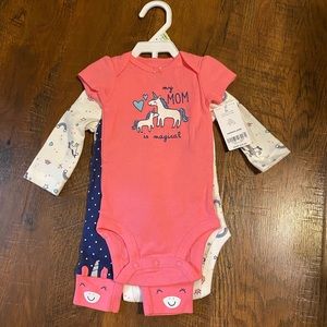 NWT Carters 3 Piece Set 🦄